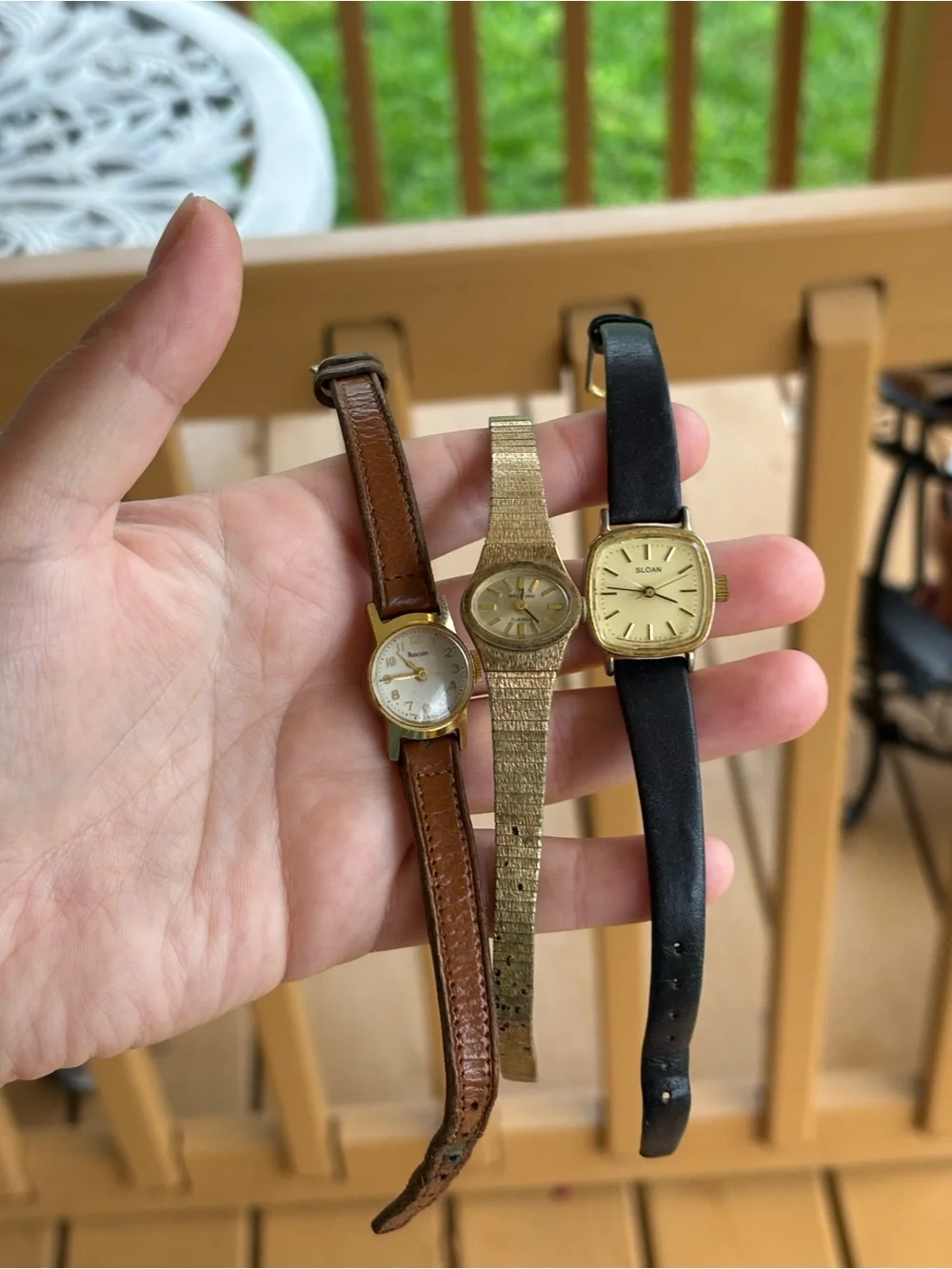 Three-Piece Women's mechanical Gold Tone and Leather Vintage Watch Set